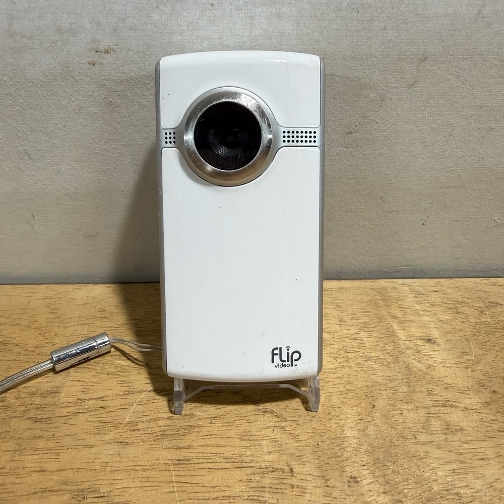 Flip Ultra Video Camera 2nd Generation Model U1120W White Tested Y2K Camcorder
